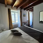La Roche Du Marais فندق