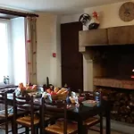 La Roche Du Marais فندق