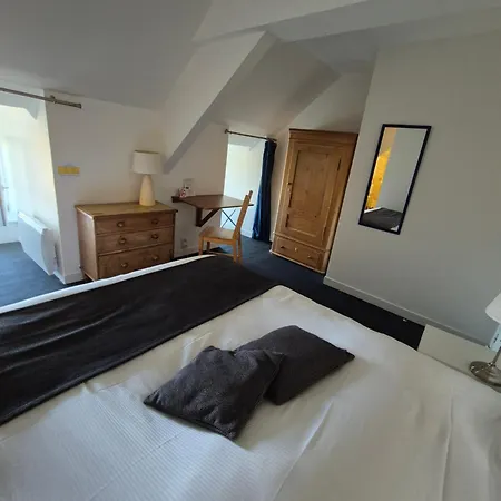 La Roche Du Marais Hotel 2*