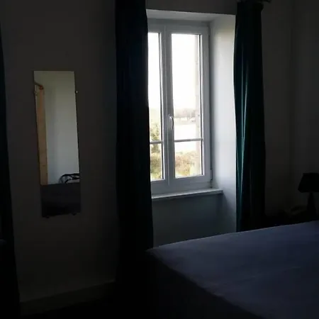 ホテル La Roche Du Marais 2*