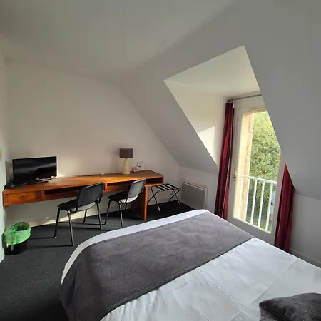 ホテル La Roche Du Marais 2*