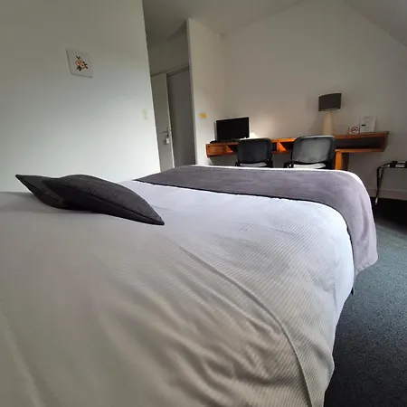 La Roche Du Marais ホテル 2*