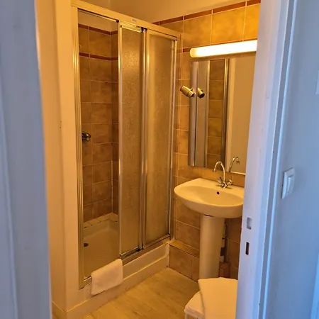 La Roche Du Marais Hotel 2*