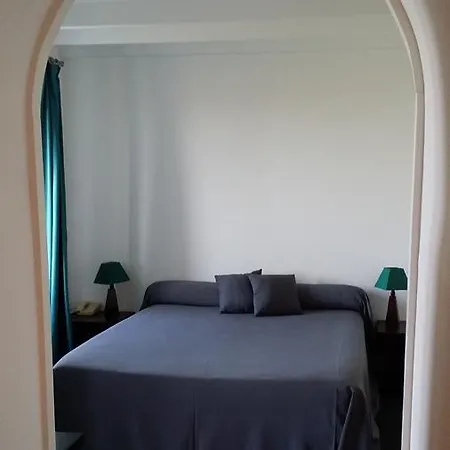 La Roche Du Marais Hotel 2*