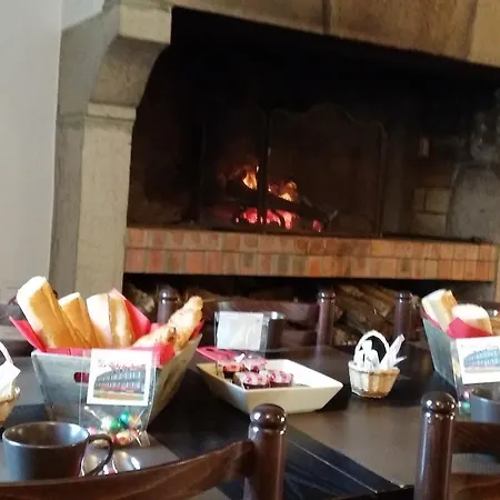 La Roche Du Marais Hotel