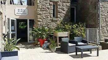 Hotel La Roche Du Marais 2*