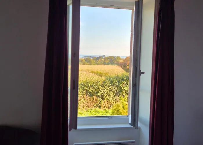 La Roche Du Marais Omonville-la-Petite