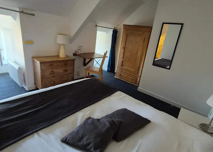 La Roche Du Marais Otel 2*