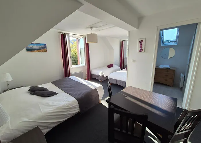 La Roche Du Marais 2*