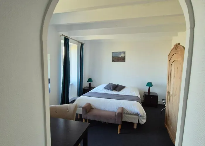 Otel La Roche Du Marais