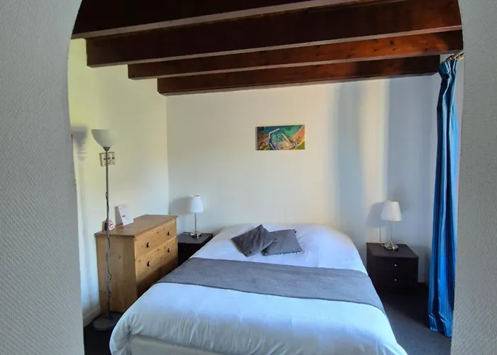 La Roche Du Marais 2*