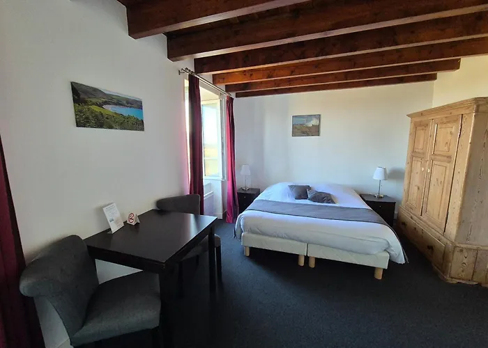 La Roche Du Marais Otel