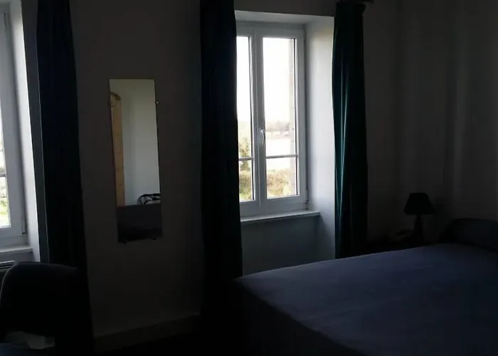 Otel La Roche Du Marais 2*