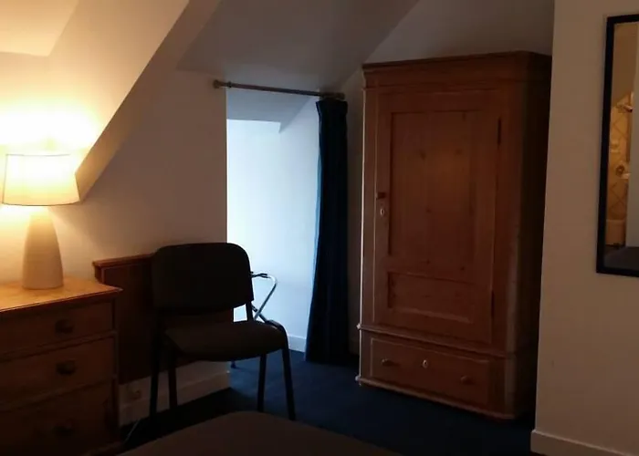 La Roche Du Marais 2*