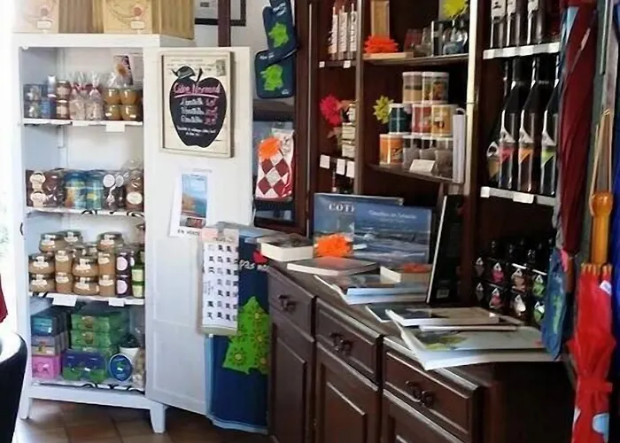 Otel La Roche Du Marais