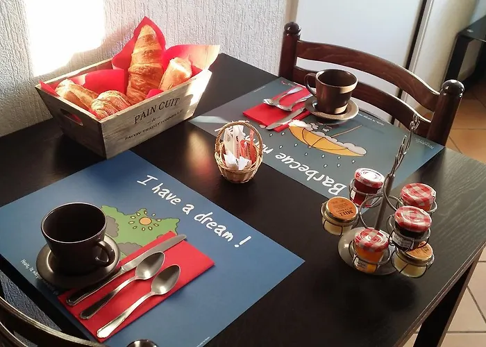 La Roche Du Marais Otel 2*